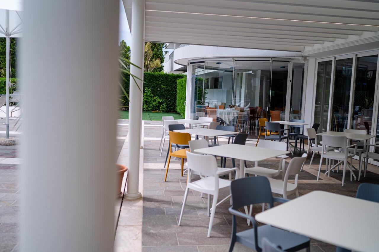Hotel Smeraldo Lignano Sabbiadoro Dış mekan fotoğraf