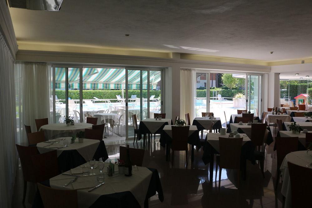 Hotel Smeraldo Lignano Sabbiadoro Dış mekan fotoğraf
