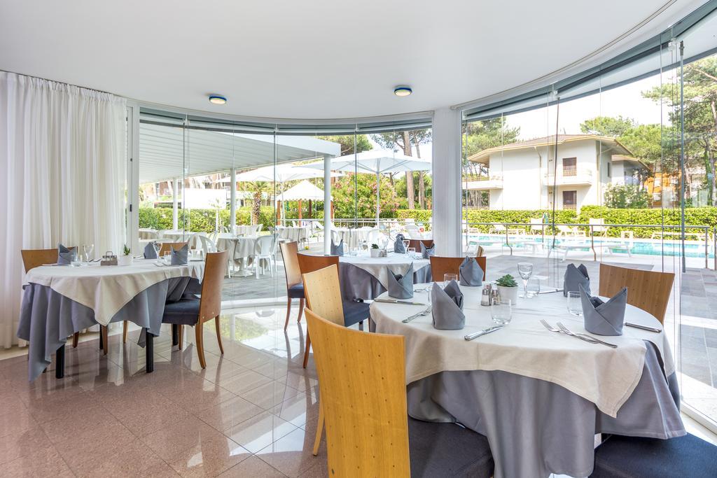 Hotel Smeraldo Lignano Sabbiadoro Dış mekan fotoğraf