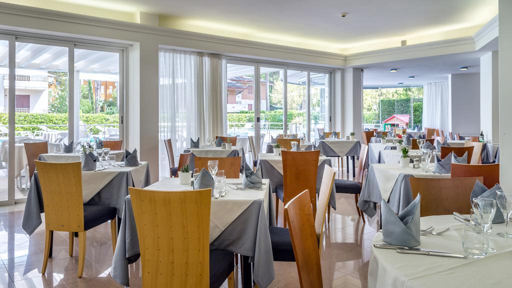 Hotel Smeraldo Lignano Sabbiadoro Dış mekan fotoğraf