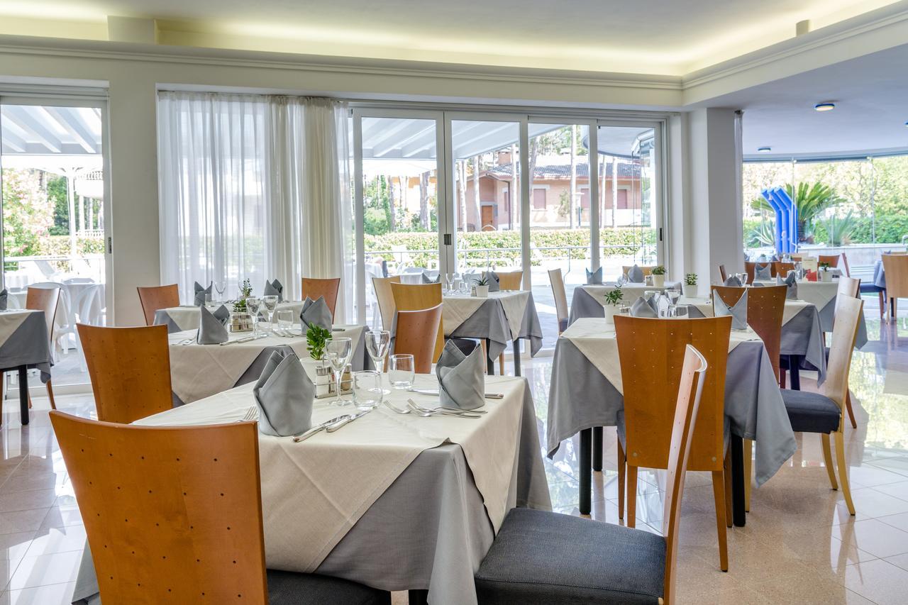 Hotel Smeraldo Lignano Sabbiadoro Dış mekan fotoğraf